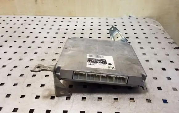 Toyota Corolla Verso AR10 Engine control unit/module 896610F100