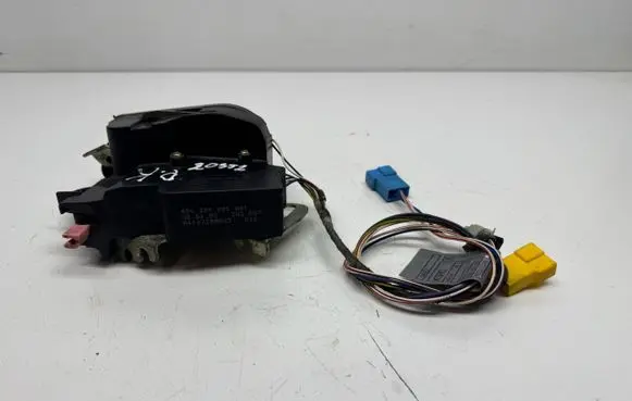 Mercedes-Benz Vaneo W414 Front door lock A4147200035 456201001001 300103