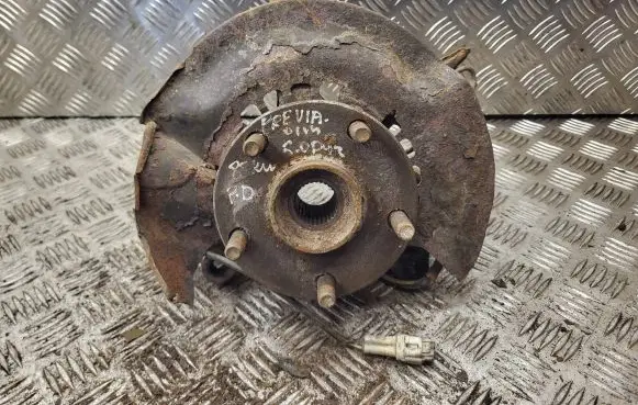 Toyota Previa (XR30, XR40) II Front wheel hub
