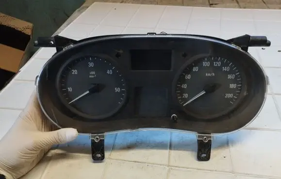 Opel Vivaro Speedometer (instrument cluster) P8200283199D