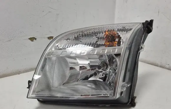 Ford Fusion Headlight/headlamp 24689700L