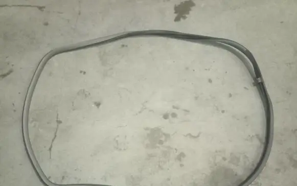 Nissan Leaf I (ZE0) Rear door rubber seal (on body) 