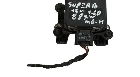 Skoda Superb B8 (3V) Distronic sensor radar 3Q0907561C 3Q0907572B 0203300598