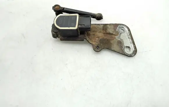 Headlight/headlamp level sensor