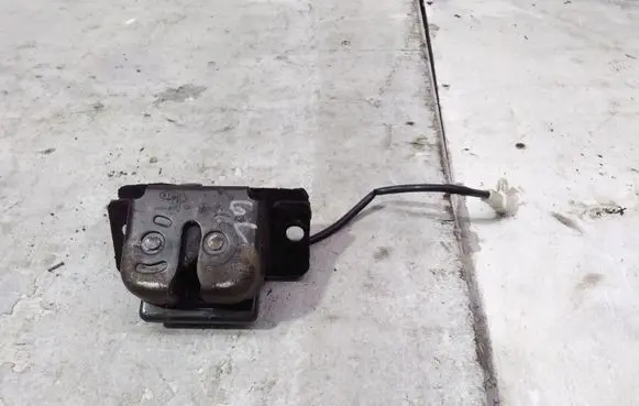 Tailgate/trunk/boot lock/catch/latch