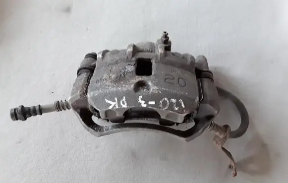 Hyundai i20 (PB PBT) Front brake caliper 581101J600