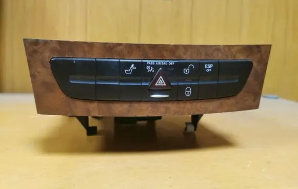 Mercedes-Benz CLS C219 CD/DVD changer 