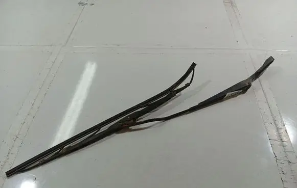 Volkswagen PASSAT B4 Front wiper blade arm 3A1955409A