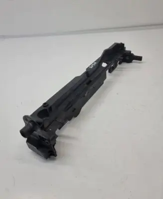 Mercedes-Benz C W205 Radiator mount bracket A0995042118 7334741