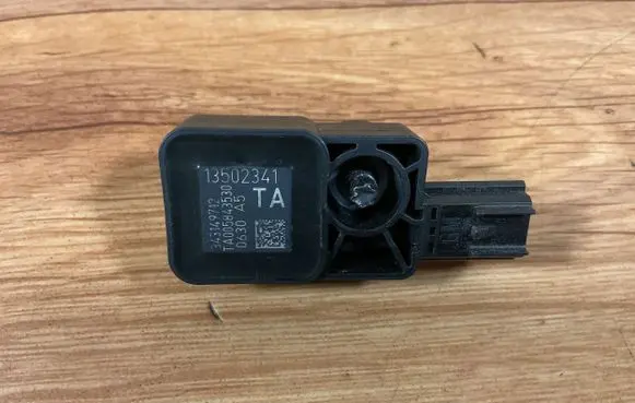 Opel Insignia A Airbag deployment crash/impact sensor 13502341