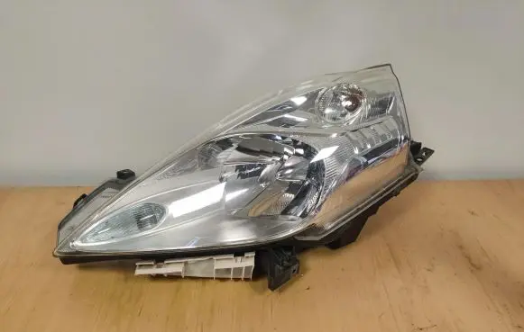 Nissan Leaf I (ZE0) Headlight/headlamp 90063135