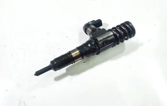 Volkswagen PASSAT B6 Fuel injector 03G130 03G130073G