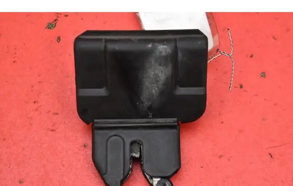 Nissan Almera Tino Tailgate/trunk/boot lock/catch/latch