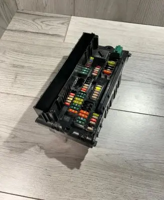 BMW 5 F10 F11 Fuse module 9234421 01734739 217033442