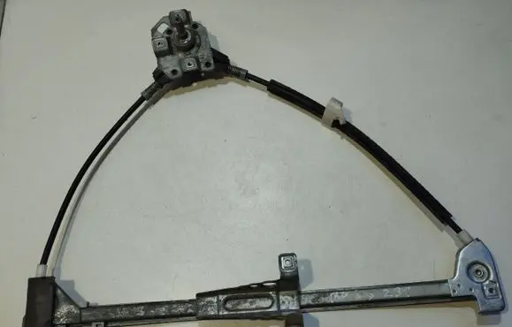 Audi 80 90 S2 B4 Front door manual window regulator 8A0837400