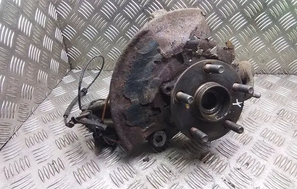 Toyota Prius (XW30) Front wheel hub