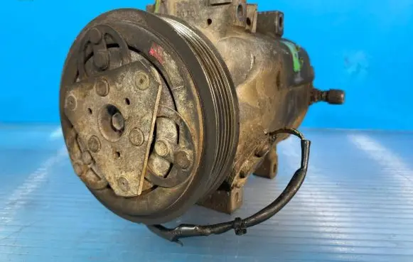 Audi A6 S6 C4 4A Air conditioning (A/C) compressor (pump)