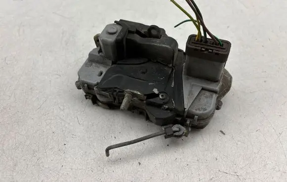 Citroen Xsara Picasso Front door lock