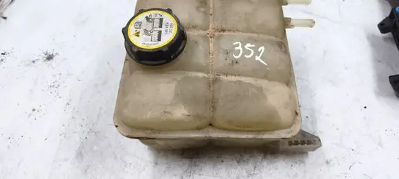 Mazda 3 I Coolant expansion tank/reservoir 3M5H8K218