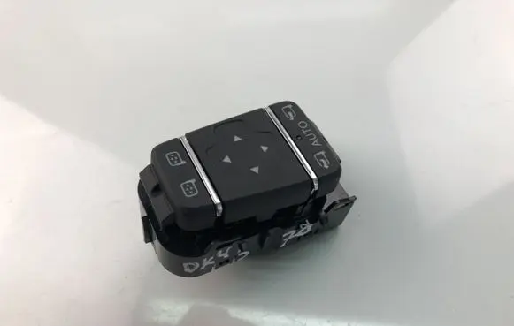 Renault Captur Electric window control switch 255702886R