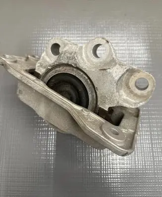Volvo XC90 Engine mount bracket 32255205