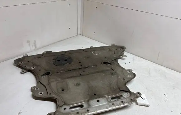 BMW 7 G11 G12 Engine splash shield/under tray 20067310