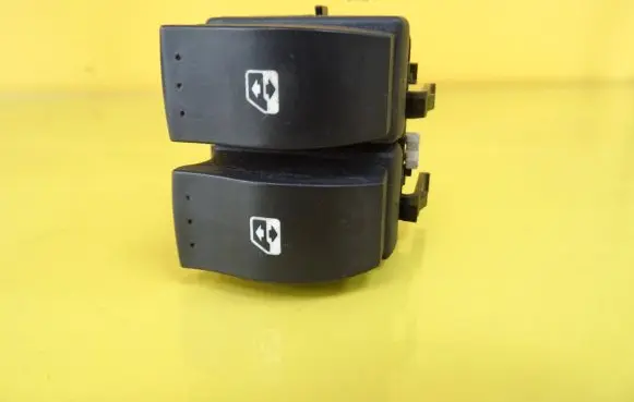 Renault Laguna II Electric window control switch 26503