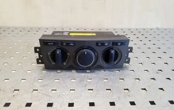 Opel Antara Climate control unit 96850951