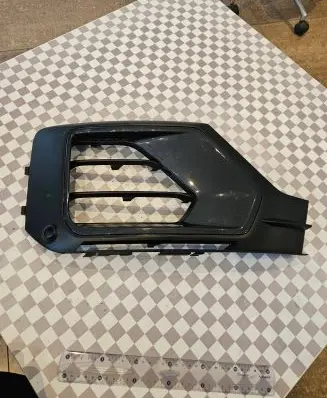 Audi Q2 - Front bumper lower grill 81A807682G 81A807682K
