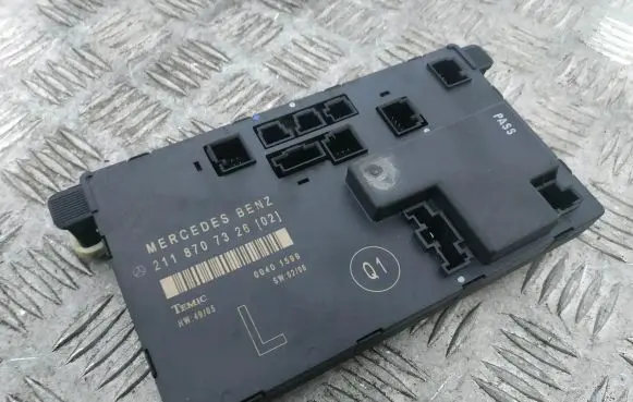 Mercedes-Benz E W211 Door control unit/module 2118707326