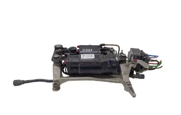 Porsche Cayenne (9PA) Air suspension compressor/pump 7L0616006D