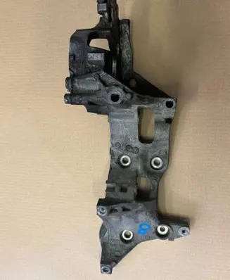 Skoda Octavia Mk3 (5E) Generator/alternator bracket 04L903143B