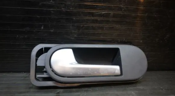 Volkswagen Golf Plus Front door interior handle 5M0837197