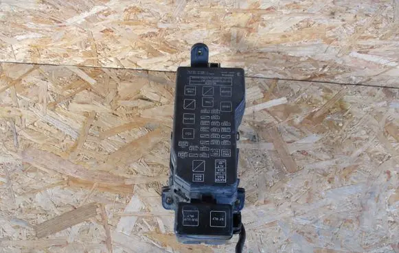 Toyota Land Cruiser (HDJ90) Fuse box set 8266160030