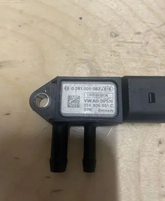 Audi A4 S4 B8 8K Exhaust gas pressure sensor 0281006083 059906051C