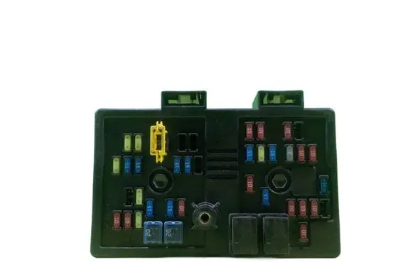 Chevrolet Captiva Fuse box set 9682108282 BEZPIECZNIKOW