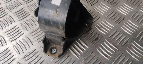 Engine mount bracket