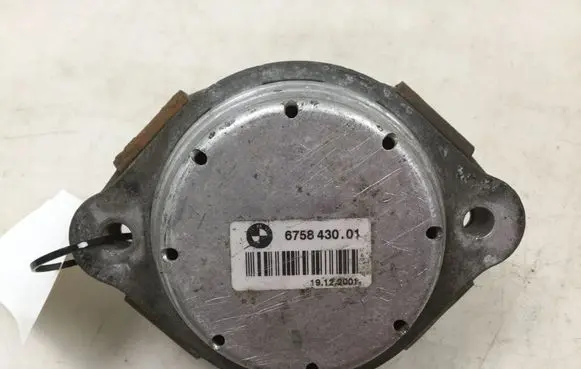 BMW X5 E53 Engine mount bracket 6758430