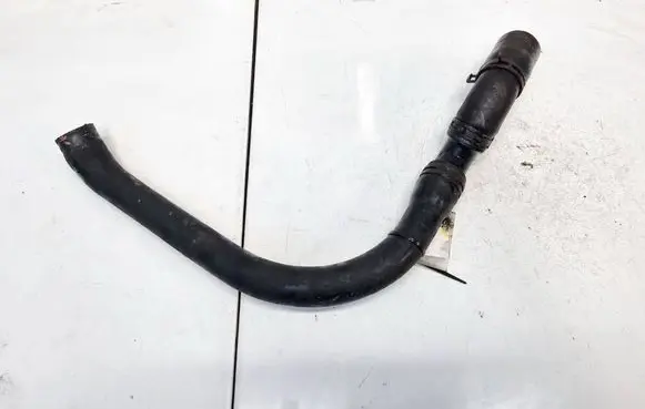 Engine coolant pipe/hose