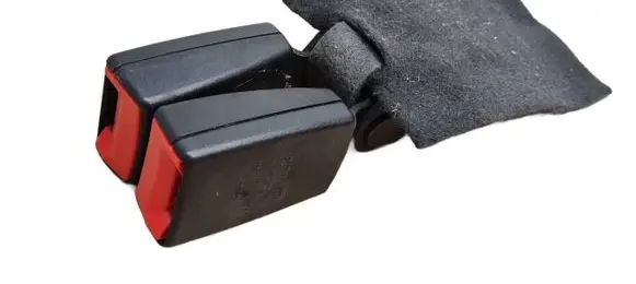 Audi TT TTS Mk2 Middle seatbelt buckle (rear) 8J8857739H 160909246