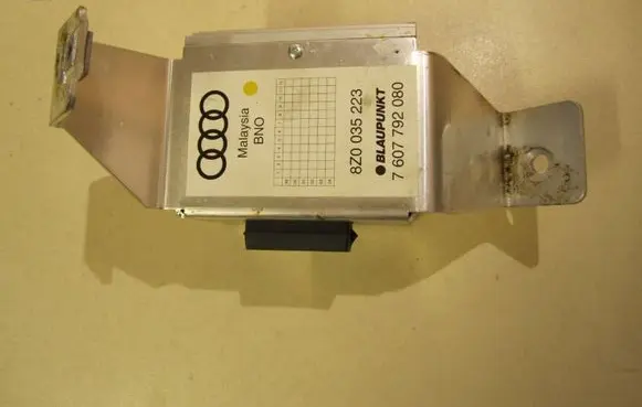 Audi A2 Aerial antenna amplifier 8Z0035223