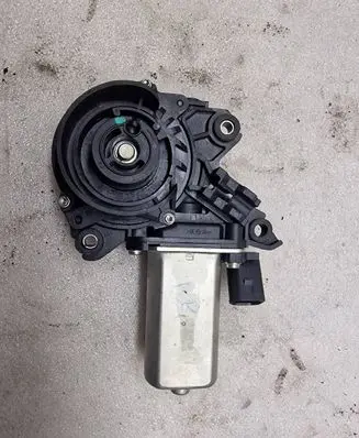 Audi A8 S8 D4 4H Front door soft close latching motor 