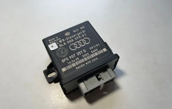 Audi A4 S4 B7 8E 8H Light module LCM 8P0907357D