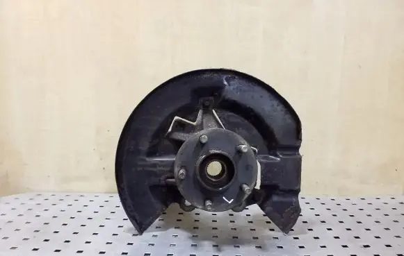 Ford Kuga II Front wheel hub