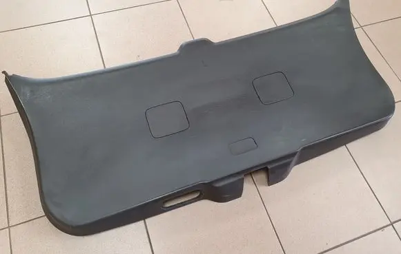 Tailgate trim