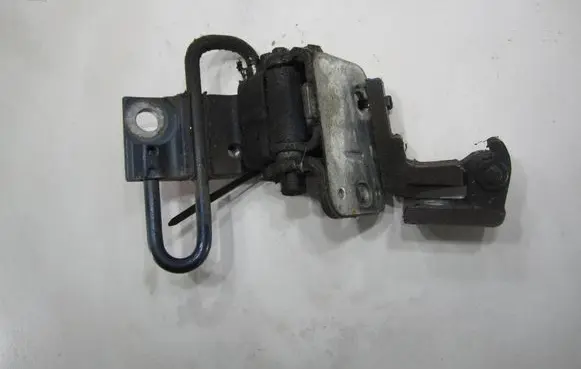Audi TT TTS Mk2 Front door lower hinge 8J0831412