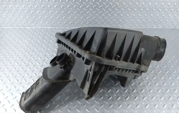 Cadillac XTS Air filter box 20889021 22918664