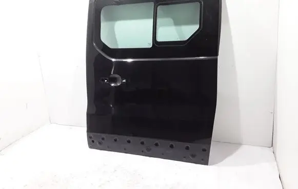 Renault Trafic III (X82) Side sliding door 821011449R