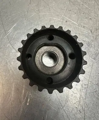 Volkswagen PASSAT B6 Crankshaft pulley 038105263F