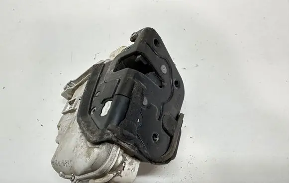 Audi A4 S4 B7 8E 8H Front door lock 8E1837015AA